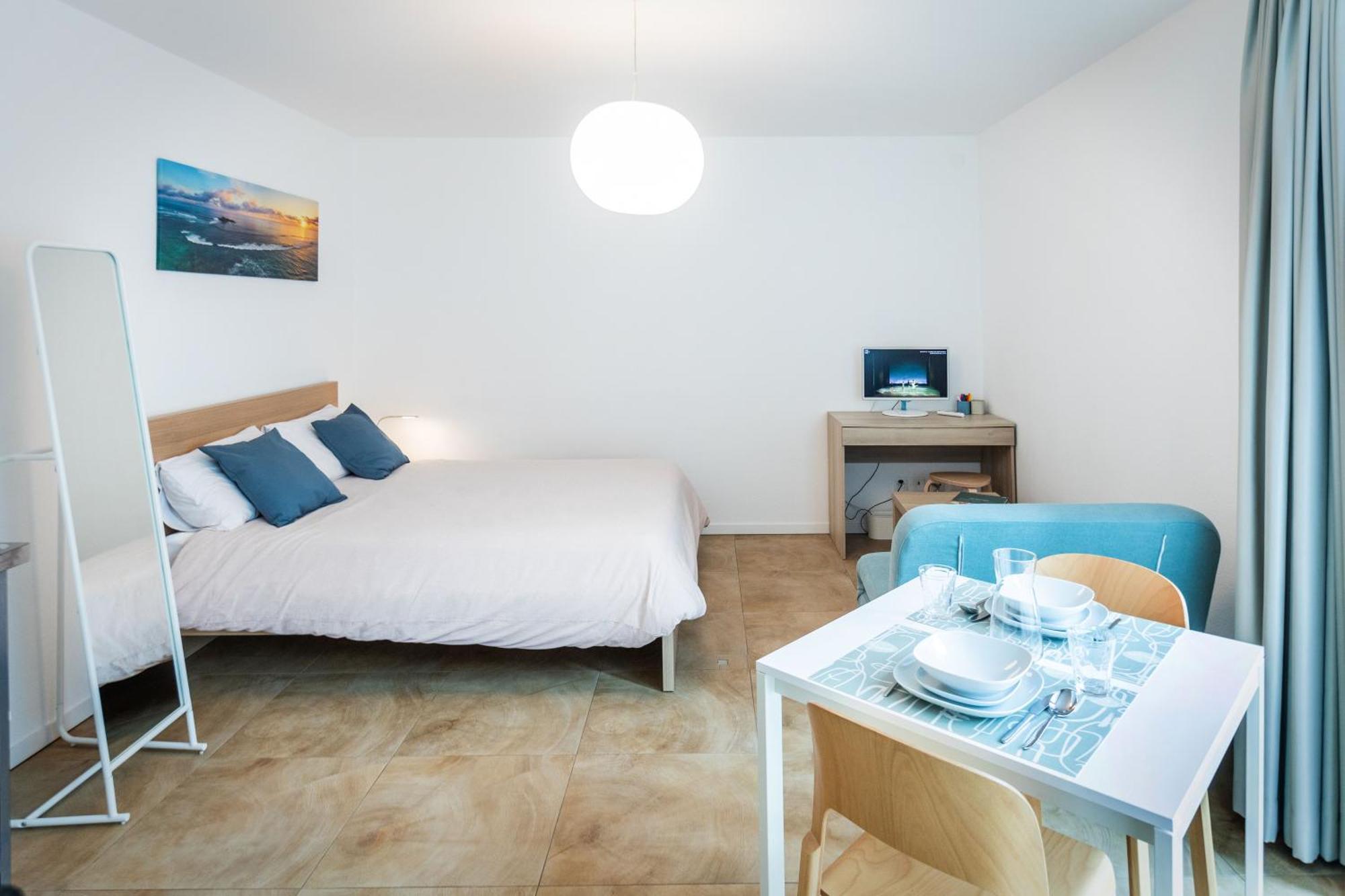 شقة Easy Flat Vezia, Indipendent Entrance, Free Parking لوغانو الغرفة الصورة